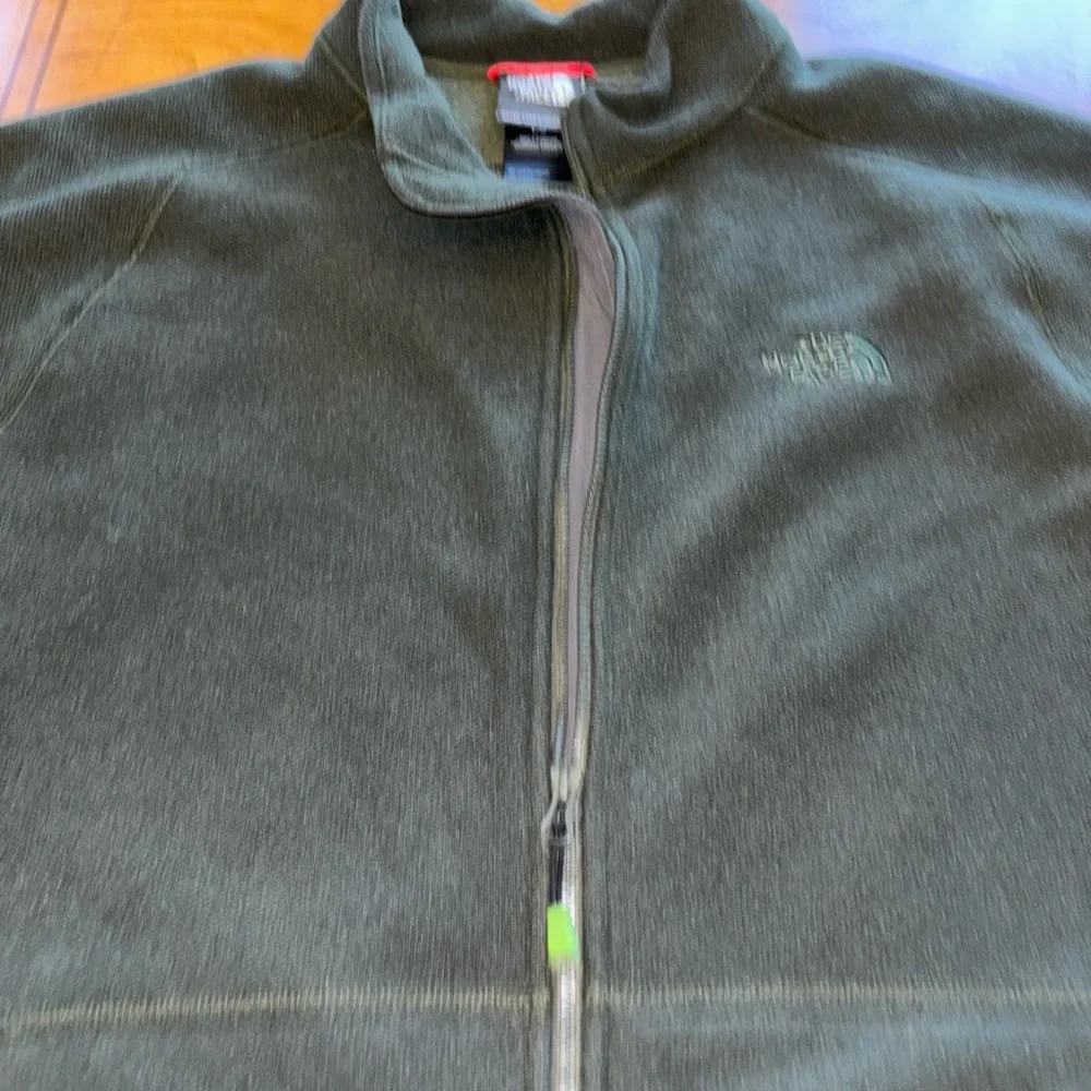 The north face men’s large hunter green and gray fleece‎ jacket full zip